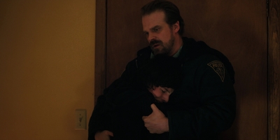 Stranger_Things_S02E09_mp45267.jpg
