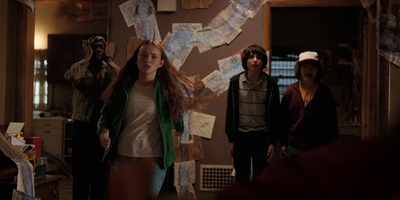 Stranger_Things_S02E09_mp46352.jpg