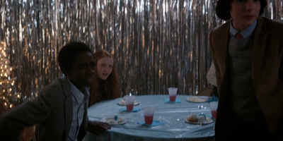 Stranger_Things_S02E09_mp48146.jpg