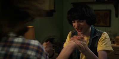 Stranger_Things_S03E01_mp40405.jpg