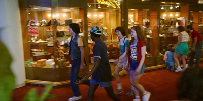 Stranger_Things_S03E01_mp40518.jpg