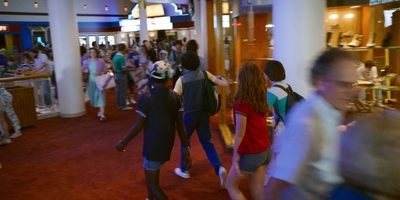 Stranger_Things_S03E01_mp40520.jpg