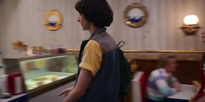 Stranger_Things_S03E01_mp40550.jpg