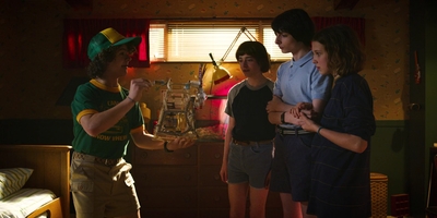 Stranger_Things_S03E01_mp41408.jpg