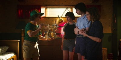Stranger_Things_S03E01_mp41410.jpg
