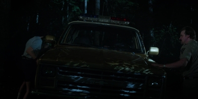 Stranger_Things_S03E01_mp42410.jpg