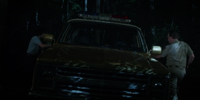 Stranger_Things_S03E01_mp42411.jpg