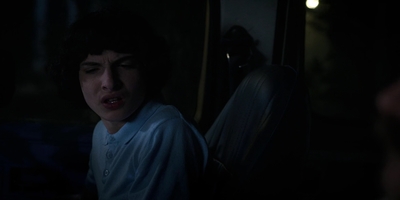 Stranger_Things_S03E01_mp42425.jpg