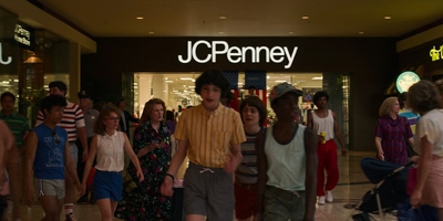Stranger_Things_S03E02_mp44367.jpg