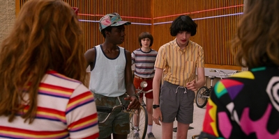 Stranger_Things_S03E02_mp45000.jpg