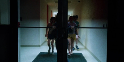 Stranger_Things_S03E06_mp40272.jpg