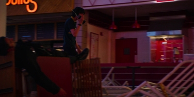 Stranger_Things_S03E08_mp47266.jpg