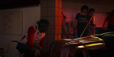 Stranger_Things_S03E08_mp47472.jpg