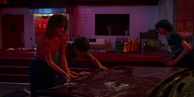 Stranger_Things_S03E08_mp47491.jpg