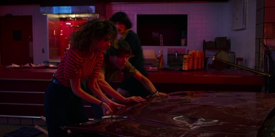Stranger_Things_S03E08_mp47492.jpg