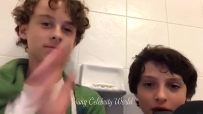 2016_-_Periscope_Livestream_mp40445.jpg