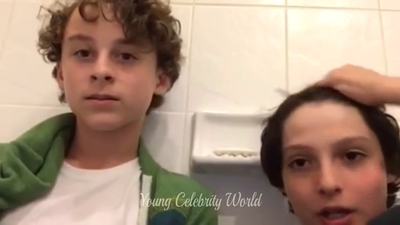 2016_-_Periscope_Livestream_mp40659.jpg