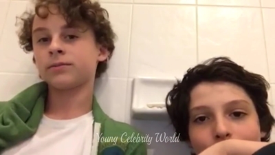 2016_-_Periscope_Livestream_mp40697.jpg