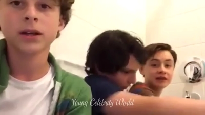 2016_-_Periscope_Livestream_mp40971.jpg