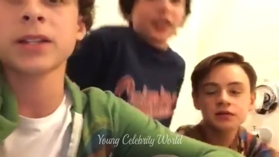 2016_-_Periscope_Livestream_mp40980.jpg