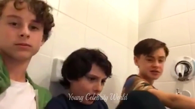 2016_-_Periscope_Livestream_mp41044.jpg