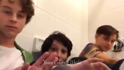 2016_-_Periscope_Livestream_mp41045.jpg