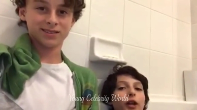 2016_-_Periscope_Livestream_mp41061.jpg