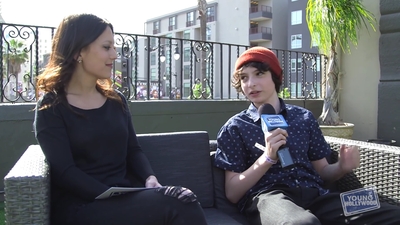 2017-05-25_-_Young_Hollywood_-_Stranger_Things_S02_Interview_mp45054.jpg
