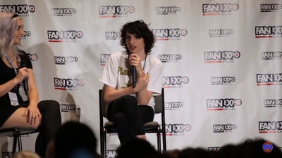 2019-05-13_-_Fan_Expo_-_Stranger_Things_Panel_mp43724.jpg