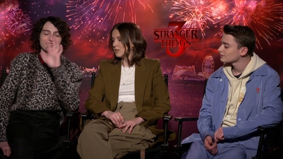 2019-06-28_-_FOX_5_Washington_DC_-_Stranger_Things_S03_Interview_mp42860.jpg