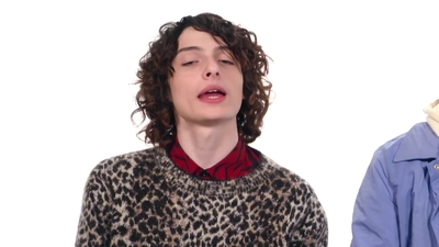2019-07-11_-_Netflix_-_Stranger_Things_3_Best_Friends_Challenge_mp42569.jpg