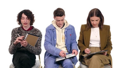 2019-07-11_-_Netflix_-_Stranger_Things_3_Best_Friends_Challenge_mp42611.jpg