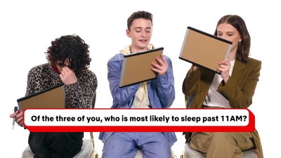 2019-07-11_-_Netflix_-_Stranger_Things_3_Best_Friends_Challenge_mp42660.jpg