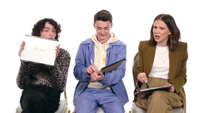 2019-07-11_-_Netflix_-_Stranger_Things_3_Best_Friends_Challenge_mp42705.jpg