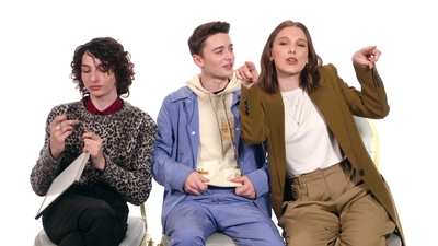 2019-07-11_-_Netflix_-_Stranger_Things_3_Best_Friends_Challenge_mp42729.jpg