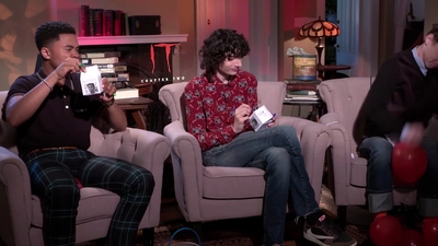 2019-09-04_-_Collider_Extras_It_Chapter_Two_Cast_Interview_mp45580.jpg