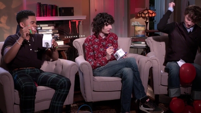 2019-09-04_-_Collider_Extras_It_Chapter_Two_Cast_Interview_mp45581.jpg