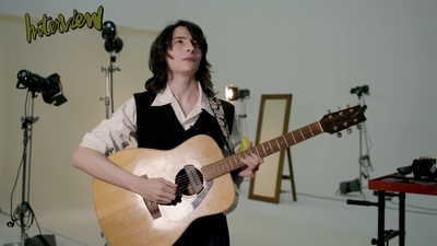 2019-12-24_-_Interview_Magazine_-_Iconic_Film_Scores_on_His_Guitar_mp45586.jpg