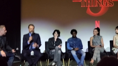 2020-01-11_-_Stranger_Things_Season_3_Q_and_A_mp40238.jpg