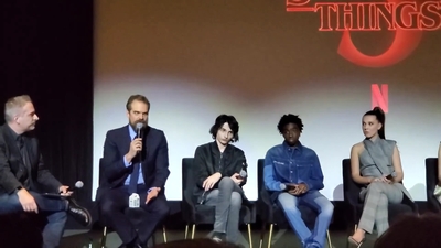 2020-01-11_-_Stranger_Things_Season_3_Q_and_A_mp40243.jpg