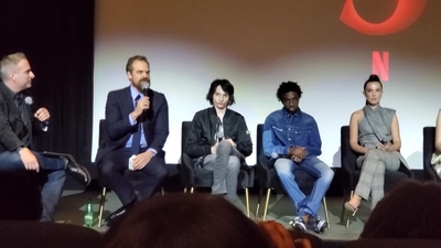 2020-01-11_-_Stranger_Things_Season_3_Q_and_A_mp40284.jpg