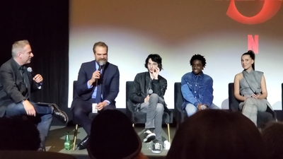 2020-01-11_-_Stranger_Things_Season_3_Q_and_A_mp40302.jpg