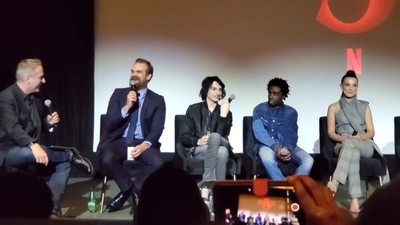 2020-01-11_-_Stranger_Things_Season_3_Q_and_A_mp40311.jpg