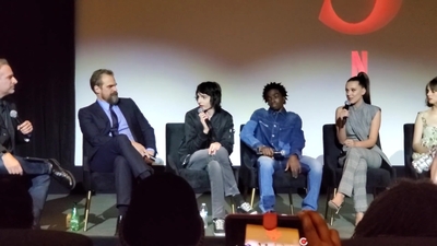 2020-01-11_-_Stranger_Things_Season_3_Q_and_A_mp40411.jpg