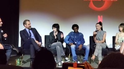2020-01-11_-_Stranger_Things_Season_3_Q_and_A_mp40415.jpg