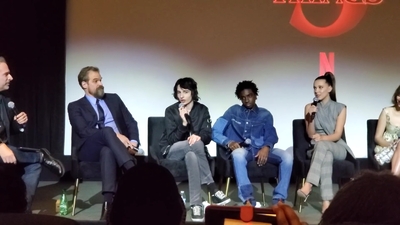 2020-01-11_-_Stranger_Things_Season_3_Q_and_A_mp40419.jpg