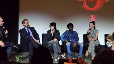 2020-01-11_-_Stranger_Things_Season_3_Q_and_A_mp40421.jpg