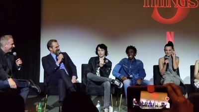 2020-01-11_-_Stranger_Things_Season_3_Q_and_A_mp40443.jpg