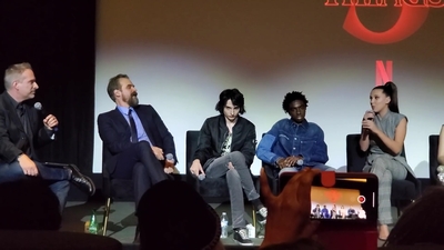 2020-01-11_-_Stranger_Things_Season_3_Q_and_A_mp40489.jpg