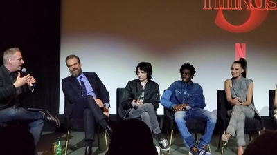 2020-01-11_-_Stranger_Things_Season_3_Q_and_A_mp40511.jpg